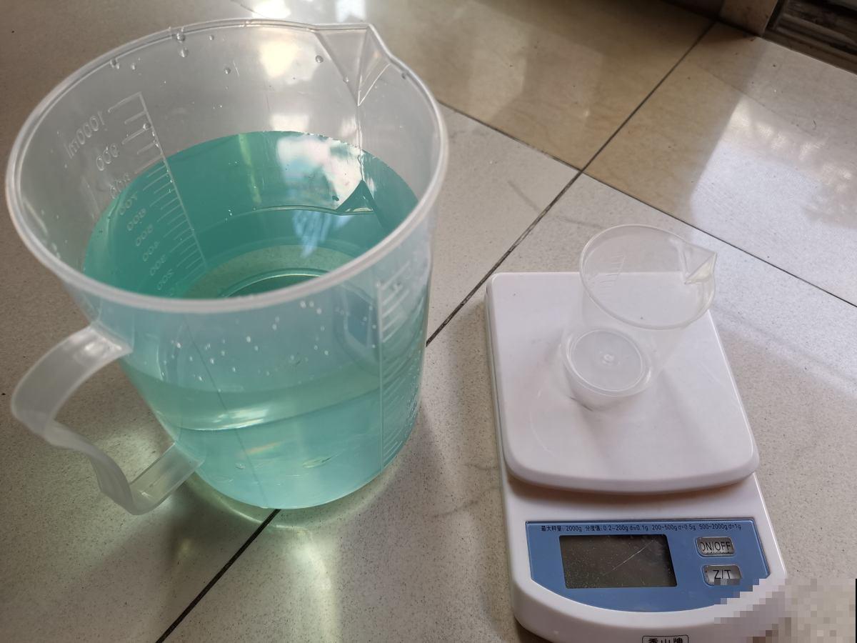 花盆里浇水加1种“料”，黄叶立马翠绿油亮，花越长越旺