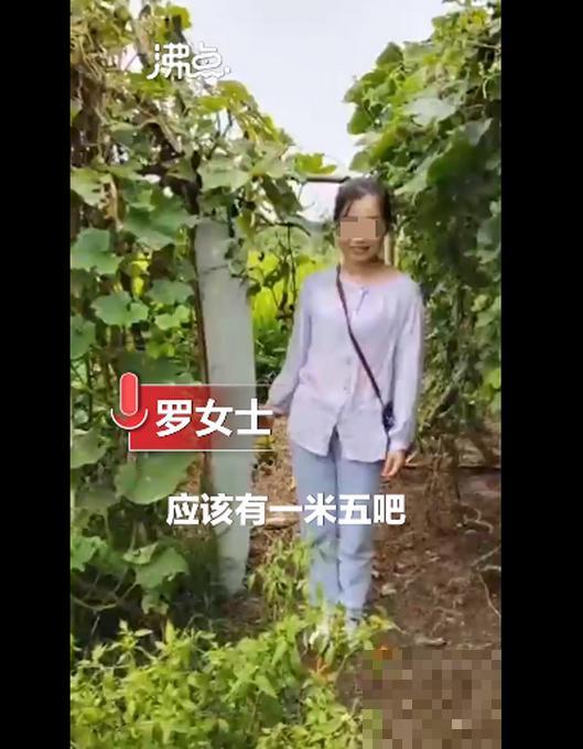 农村大姐，种出1.5米大冬瓜，我看谁还敢说矮！