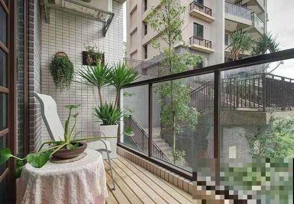 养花也要有度,阳台别摆太多花,小心压塌了! 养花也要有度,阳台别摆太多花,小心压塌了!