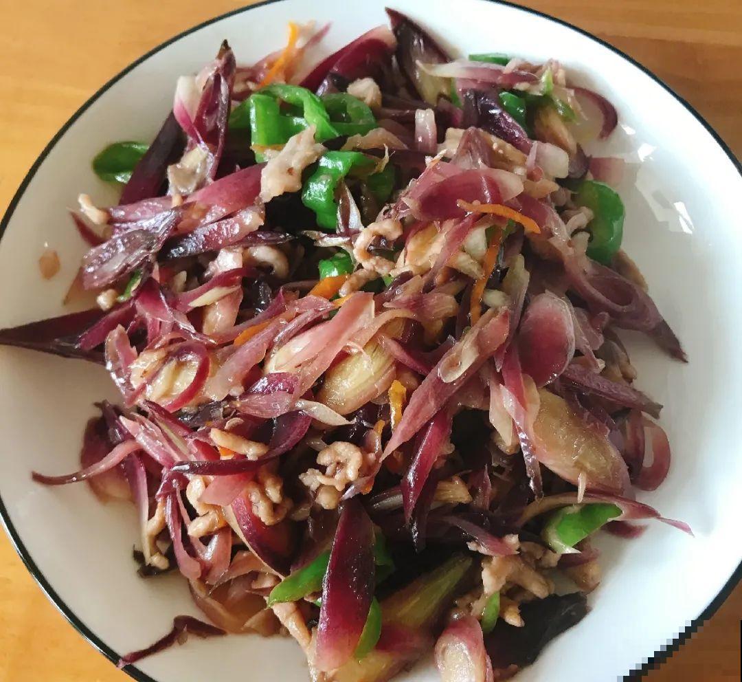 秋天野菜贵如金，赶紧上山挖，很快就老了