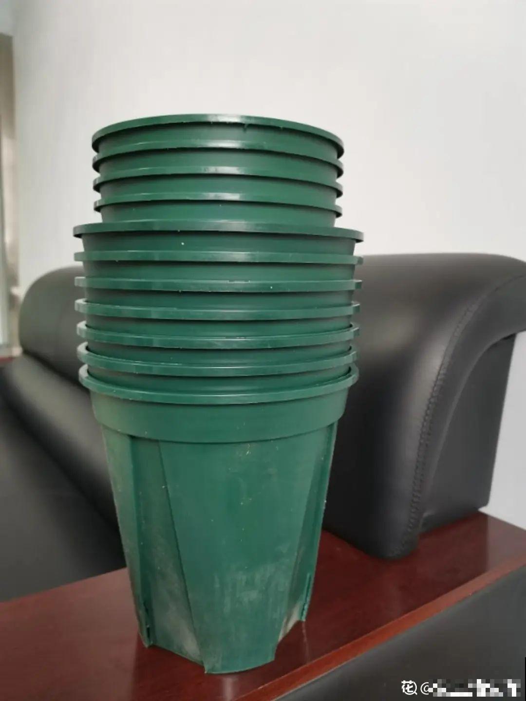 养花最重要的就是选花盆，花盆选错了，花都长不好