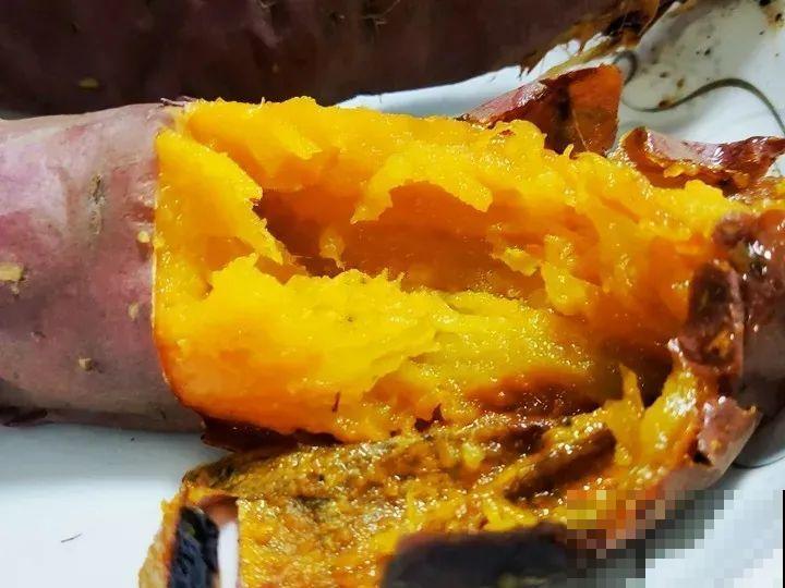 姐姐种的红薯，个头不大，却能流“油”，太香了！