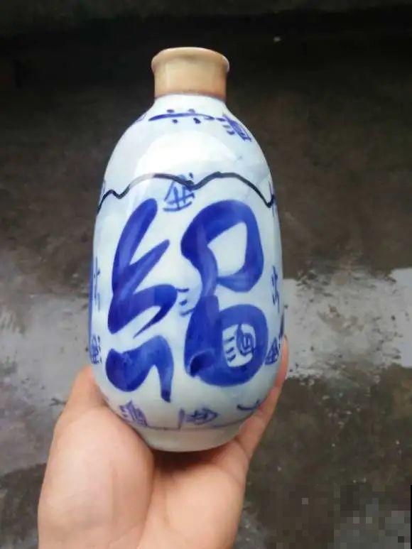 酒瓶子别丢掉,那可是种花神器,省了一笔买花钱 酒瓶子别丢掉,那可是种花神器,省了一笔买花钱