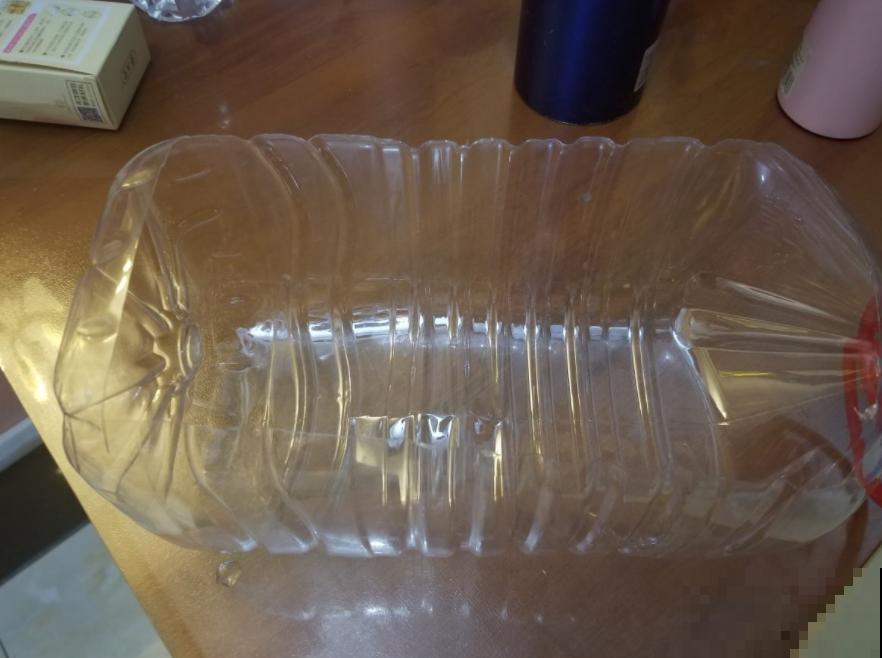 塑料瓶的5个妙用，每个都能征服你，请叫它“万能小帮手”！