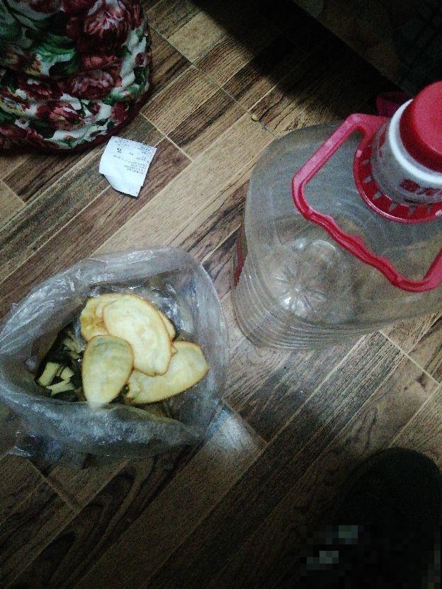 养花要注重花盆，华而不实的不能用，透气好才最重要