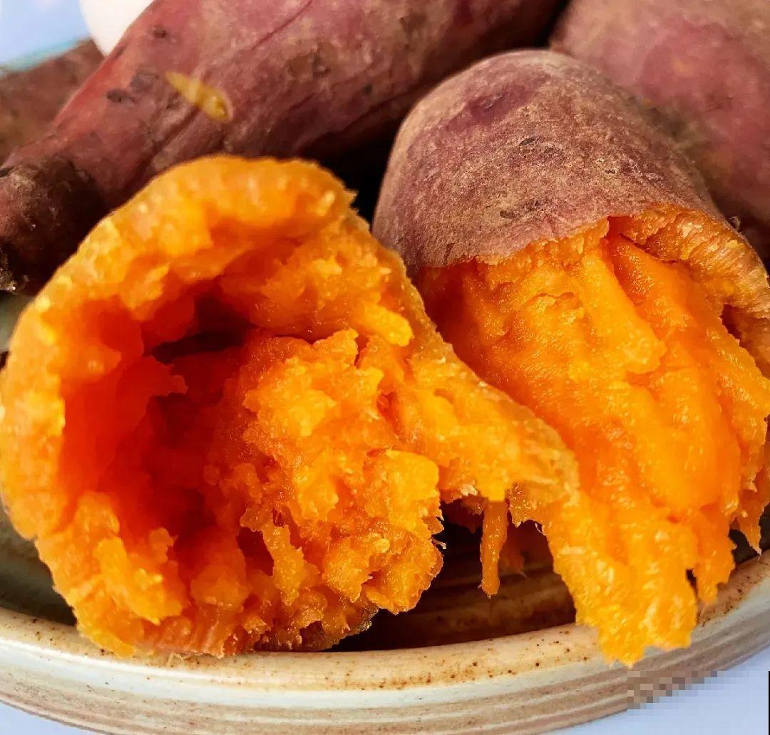 姐姐种的红薯，个头不大，却能流“油”，太香了！