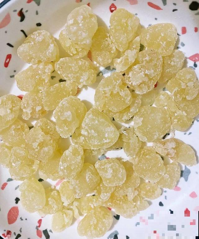 柚子全身都是宝，柚子皮千万别丢，做成糖更好吃