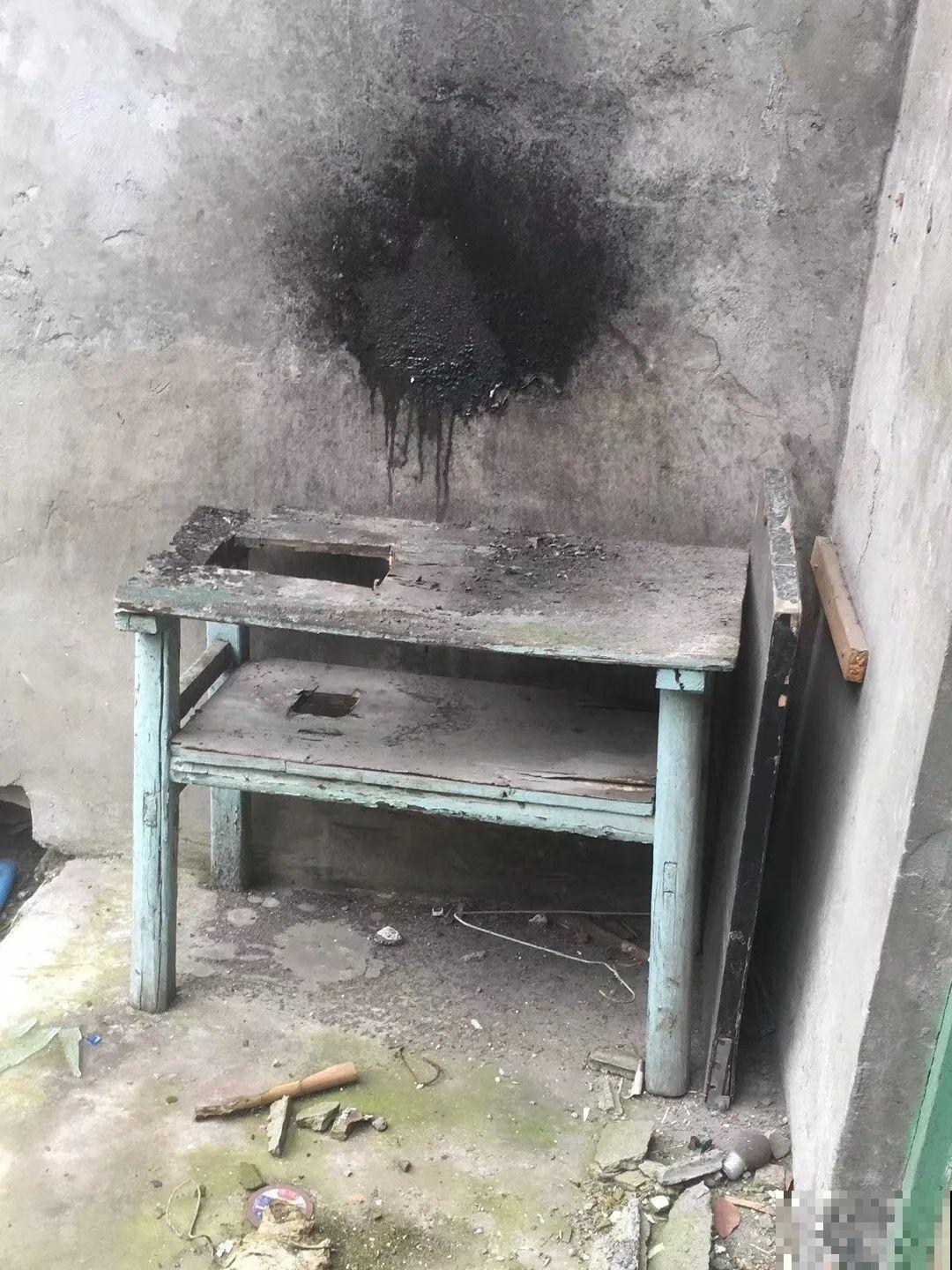 人家拆迁，我捡宝贝，花盆大缸……随便拿！