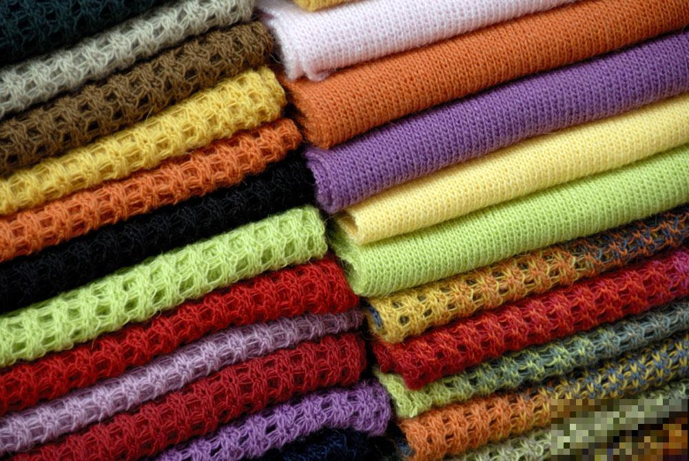 晒衣服也有门道,有的要正晒,有的要反晒 晒衣服也有门道,有的要正晒,有的要反晒