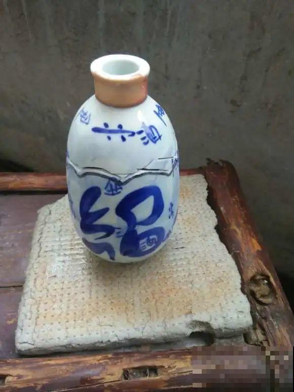 酒瓶子别丢掉,那可是种花神器,省了一笔买花钱 酒瓶子别丢掉,那可是种花神器,省了一笔买花钱