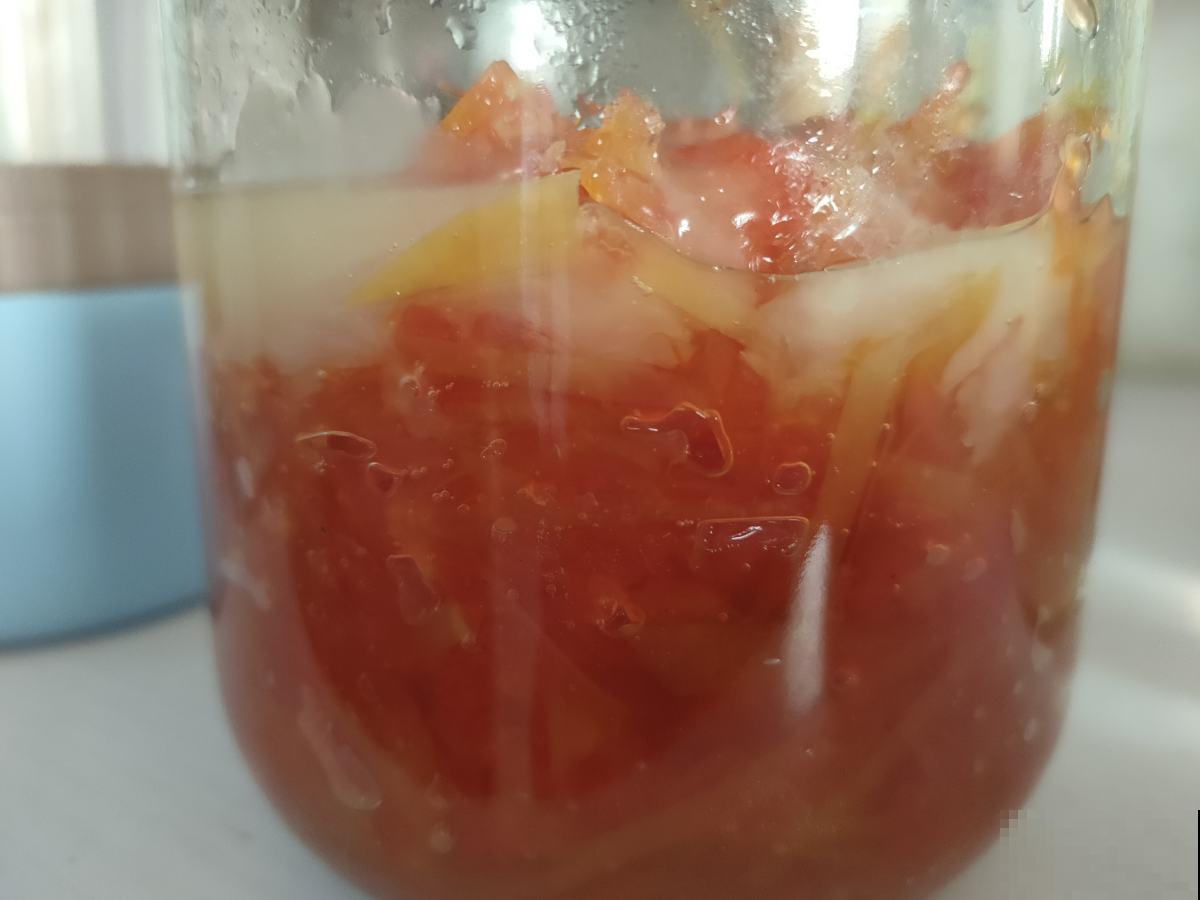 柚子皮可是好东西，拿来沤土，花吃了呼呼开花