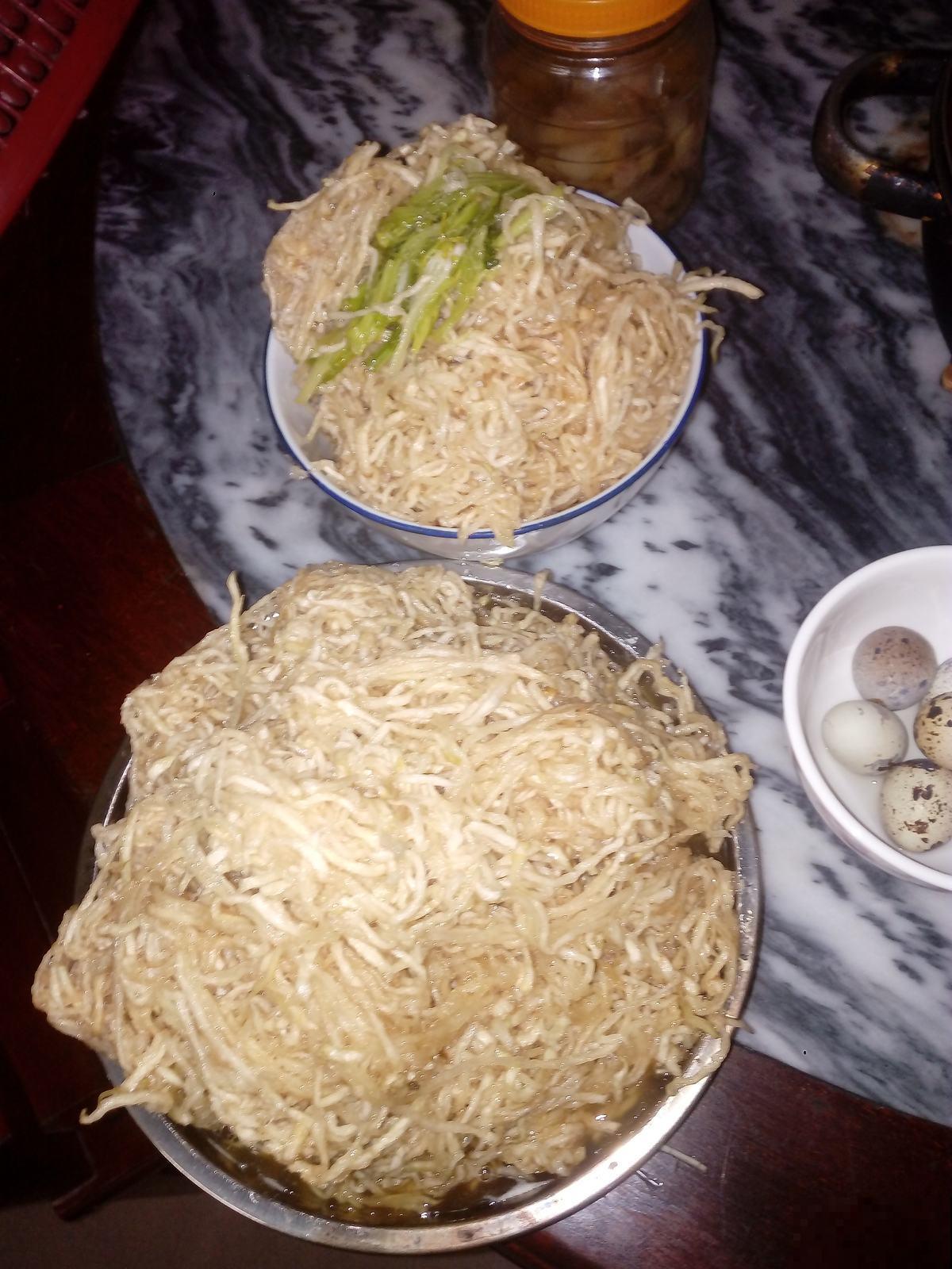 深秋天气干燥,多吃木耳滋阴润肺,常吃对身体好 深秋天气干燥,多吃木耳滋阴润肺,常吃对身体好