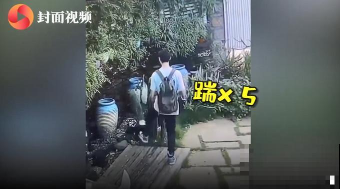 假期出门玩，遇到不文明行为，必须曝光！