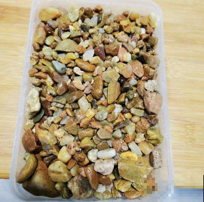 给花浇水特简单，用这3种方法，怎么浇都不积水！