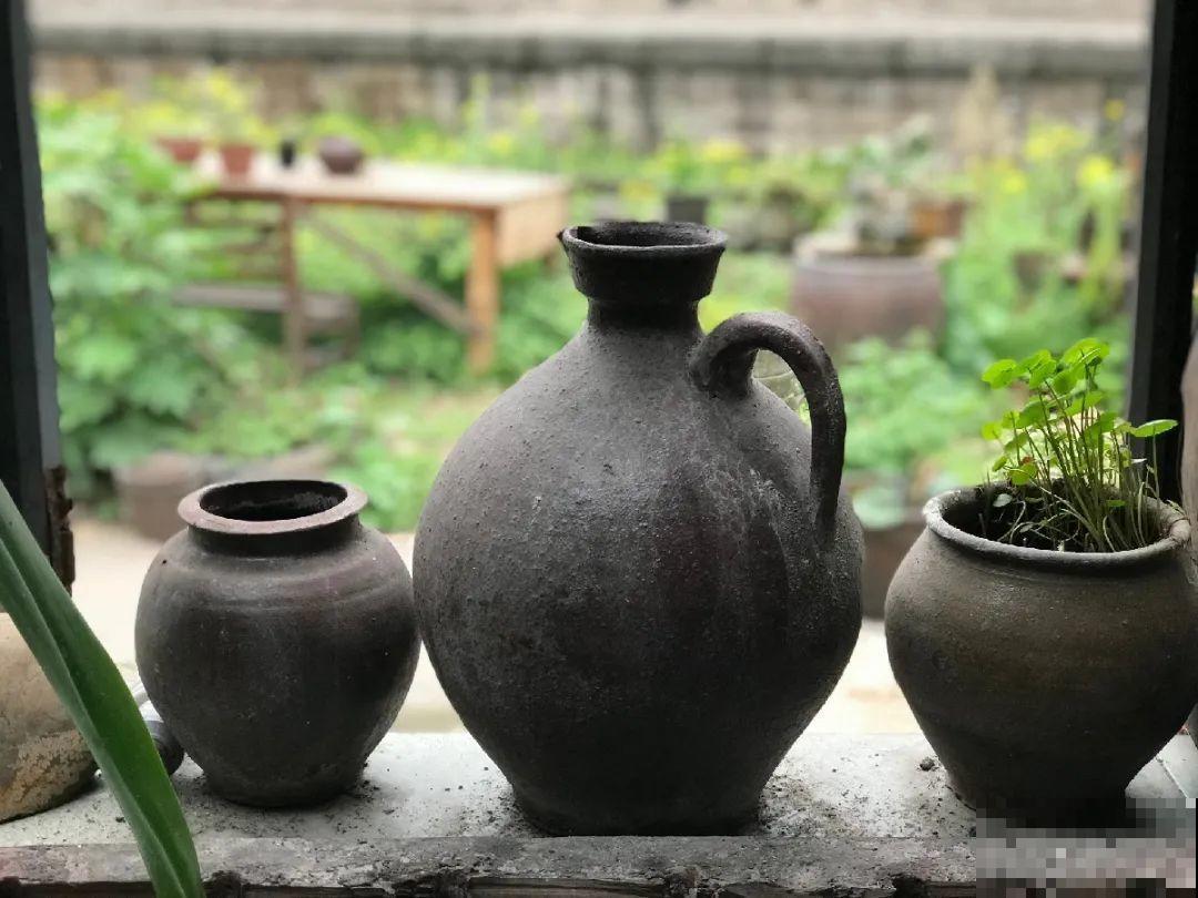 人家拆迁，我捡宝贝，花盆大缸……随便拿！