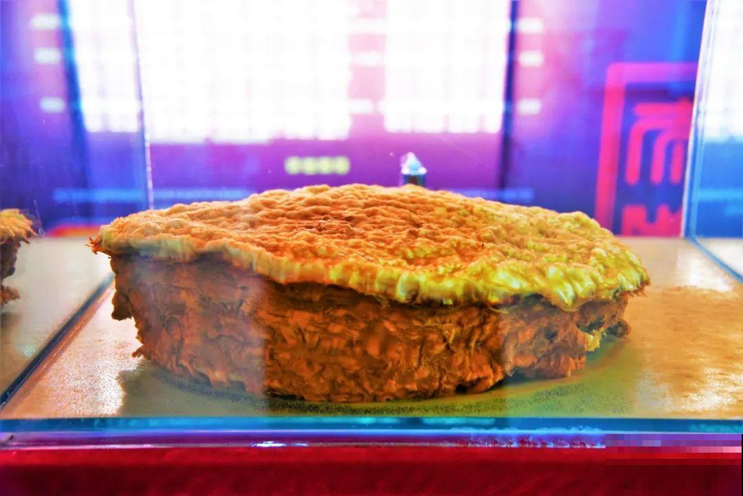 路边看到这种花，赶紧跑，离得越远越好！