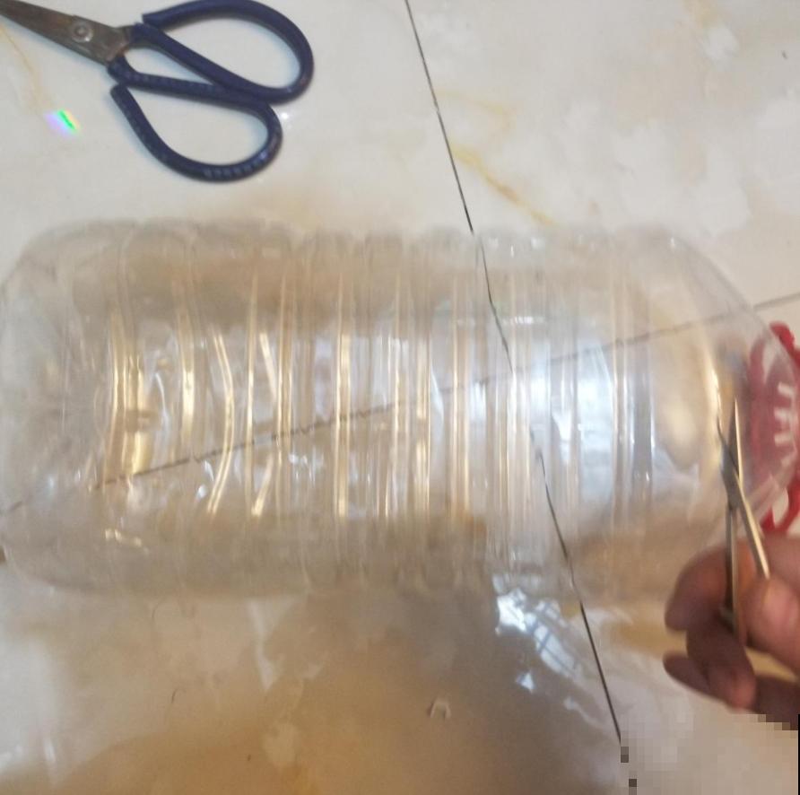 塑料瓶的5个妙用，每个都能征服你，请叫它“万能小帮手”！