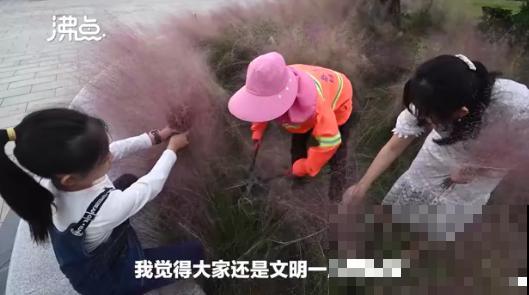 假期出门玩，遇到不文明行为，必须曝光！