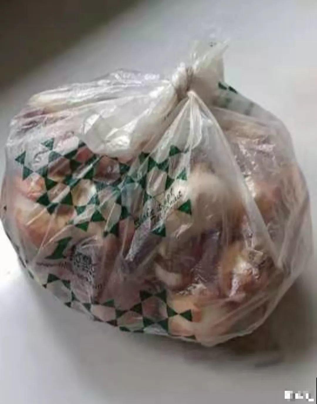 种球一直不开花,扔塑料袋里捂一捂,一周就发芽 种球一直不开花,扔塑料袋里捂一捂,一周就发芽