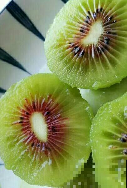 要学会用冰箱，才能保证食材新鲜，不然食物都生细菌了