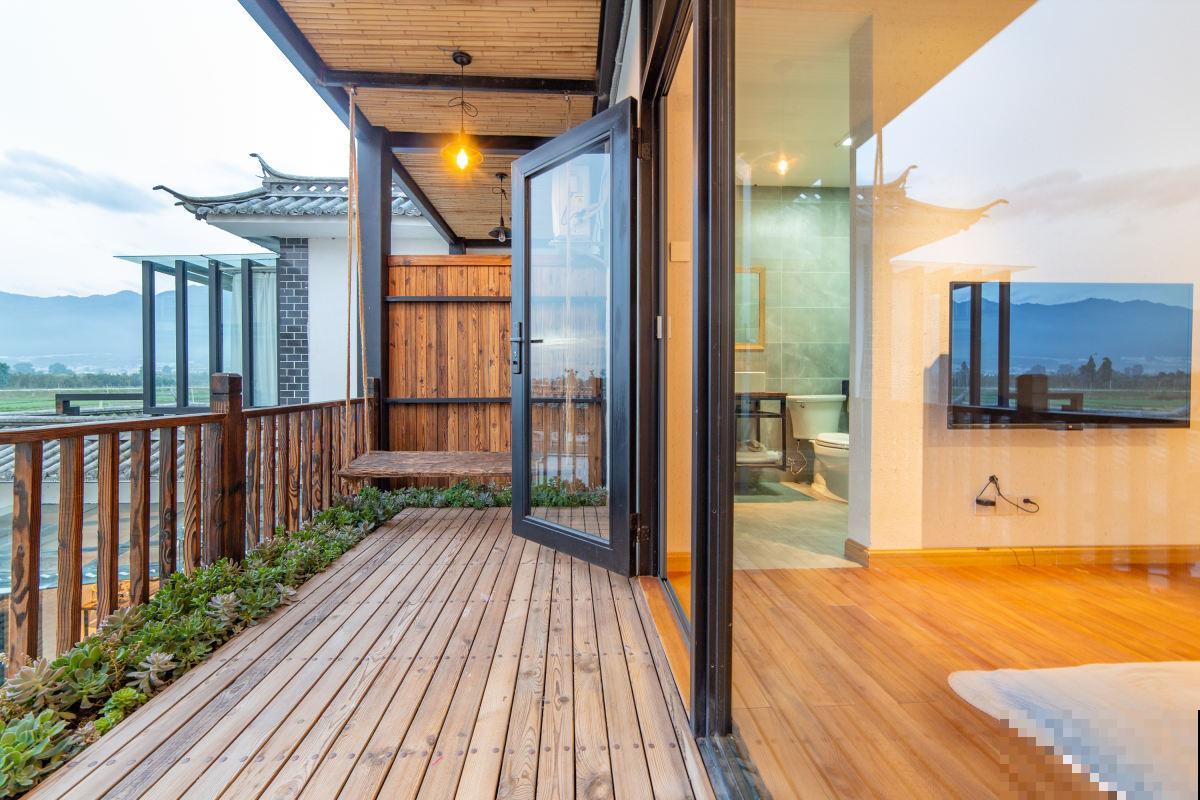 家里阳台养花，你得知道这几点，不然很难把花养好！