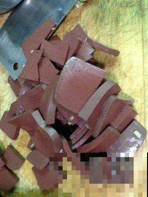 猪血市场鱼龙混杂，记住3个要点，才能挑到好猪血