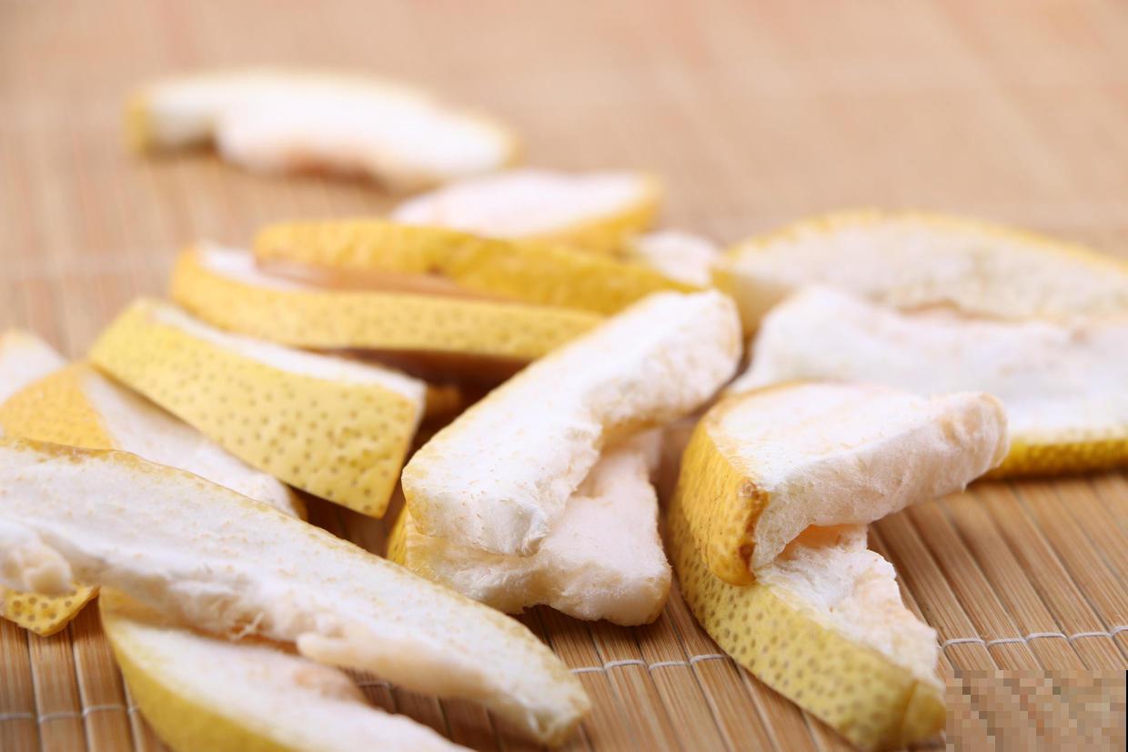 吃剩的柚子皮千万别扔！用来养花，效果比花肥还好！