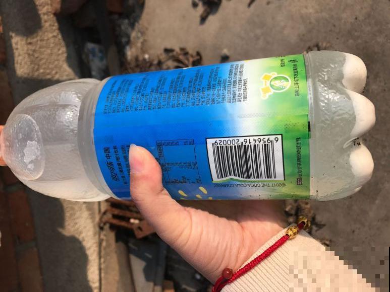 土里浇点果皮水，能维持土壤酸性，茉莉兰花开爆盆