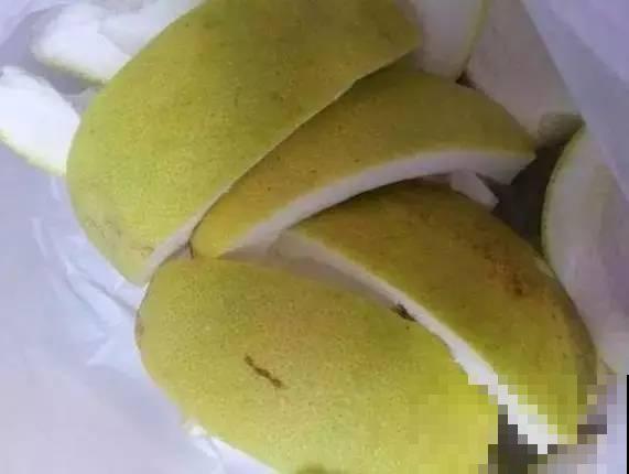 吃剩的柚子皮千万别扔！用来养花，效果比花肥还好！