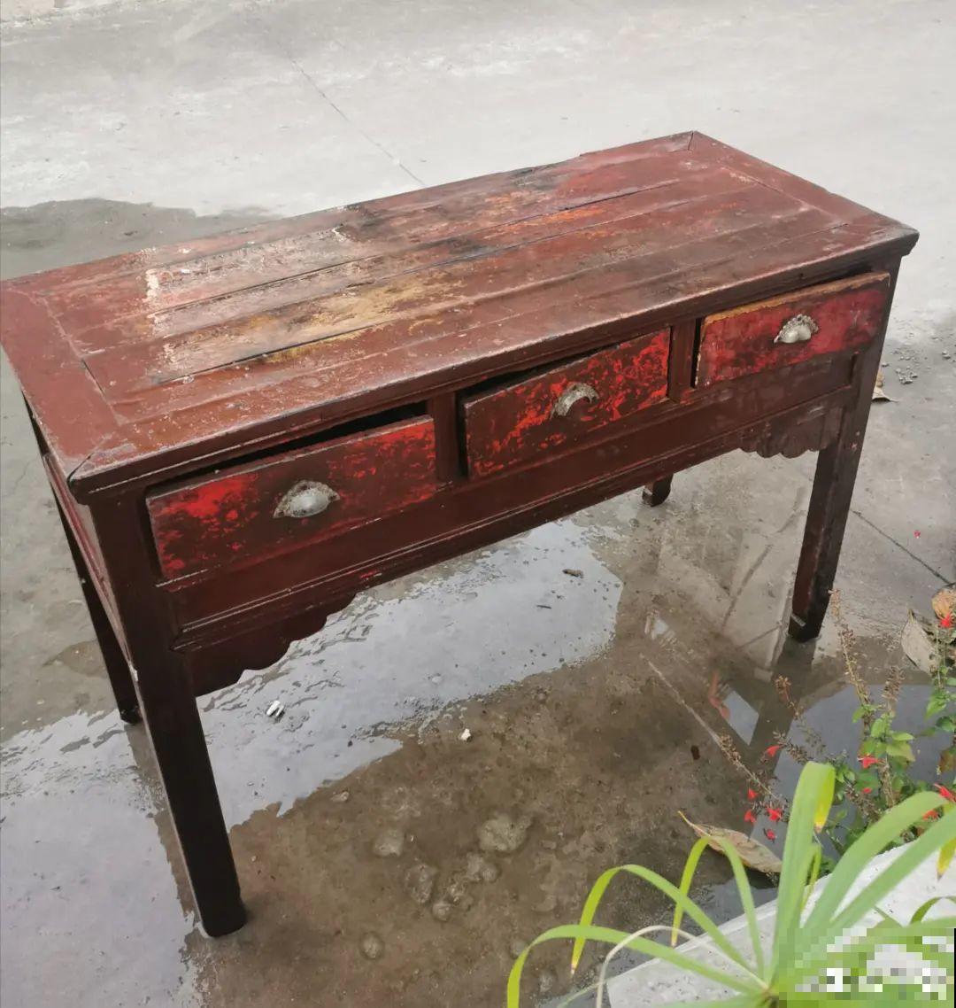 路边别人丢的大花盆，看着眼馋，好想捡回家