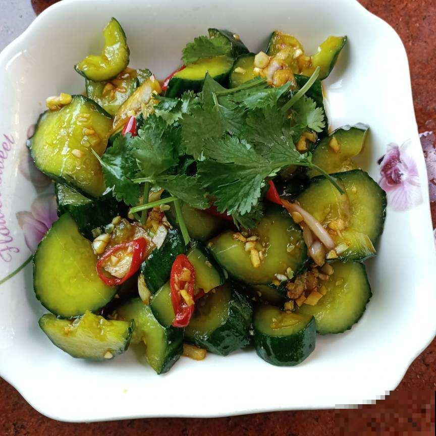 过年总是吃得油腻，不如吃3种蔬菜，清口解腻减轻负担