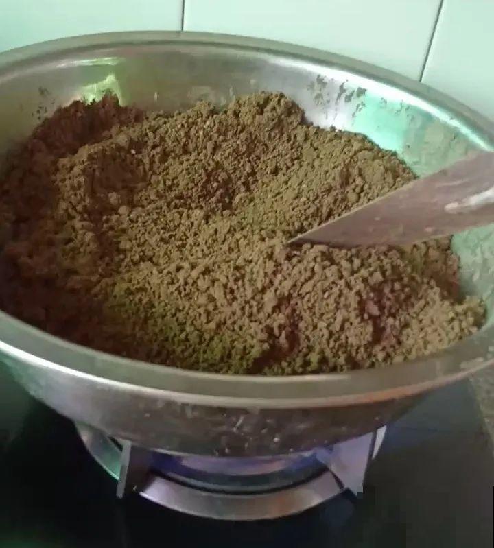 花出现7种情况，必须换盆，否则花活不过春天