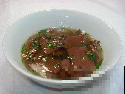 猪血市场鱼龙混杂，记住3个要点，才能挑到好猪血