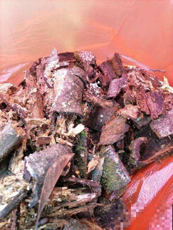 不要钱的植料，野外溜一圈就能找到，便宜好用关键是透气