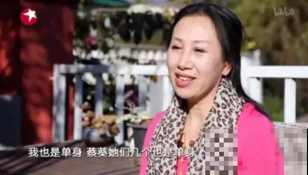 5位单身女性抱团养老，每天都是诗和远方，太那个羡慕了！