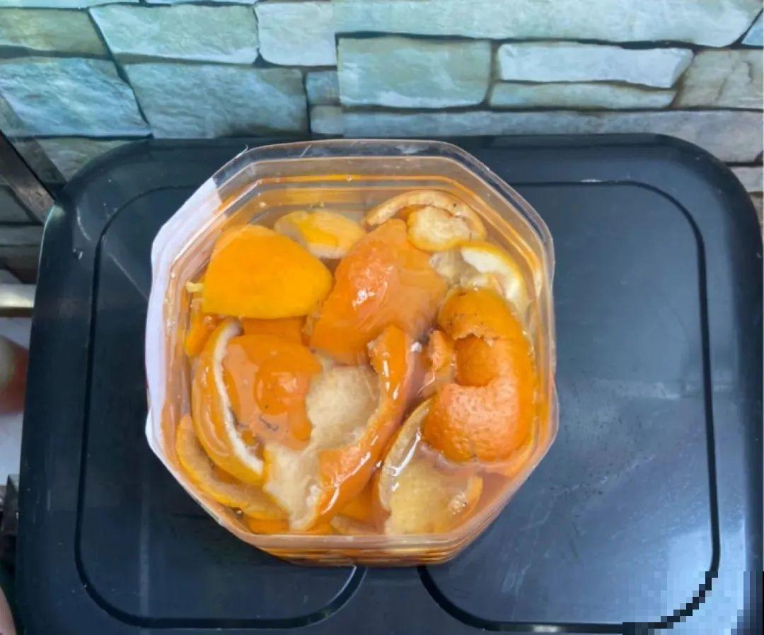 米兰花喜欢喝醋，一个月来一勺，花苞嘟噜噜冒