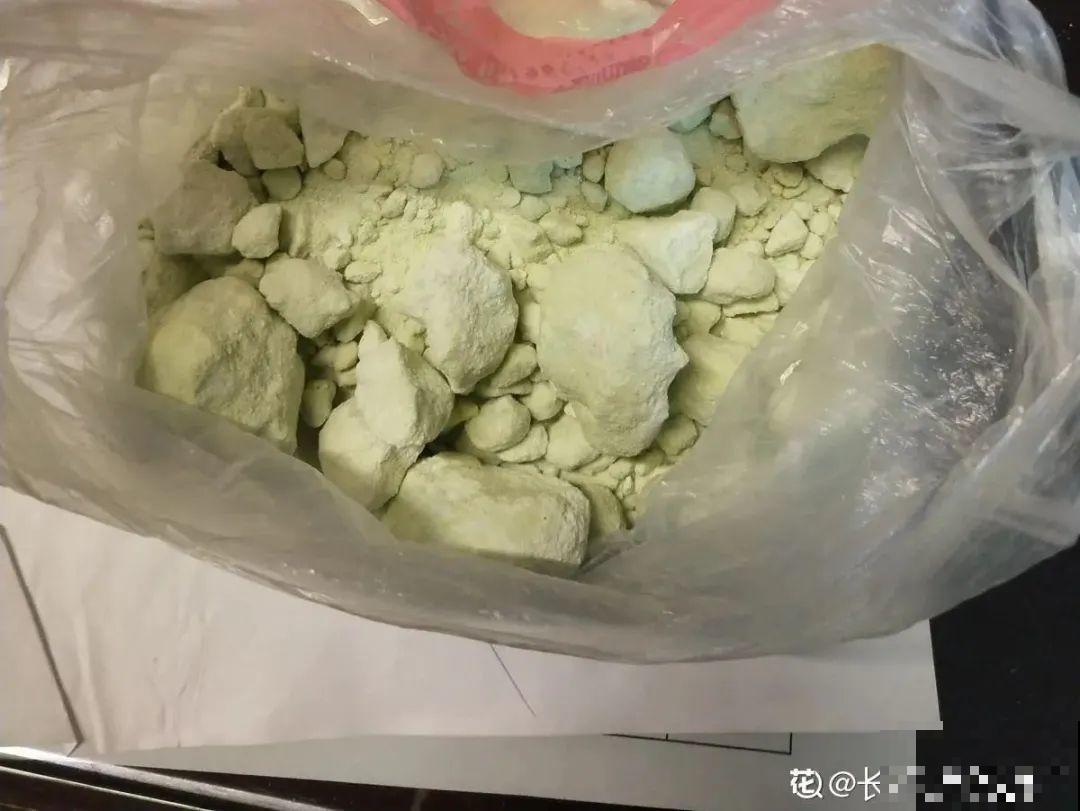 米兰花喜欢喝醋，一个月来一勺，花苞嘟噜噜冒