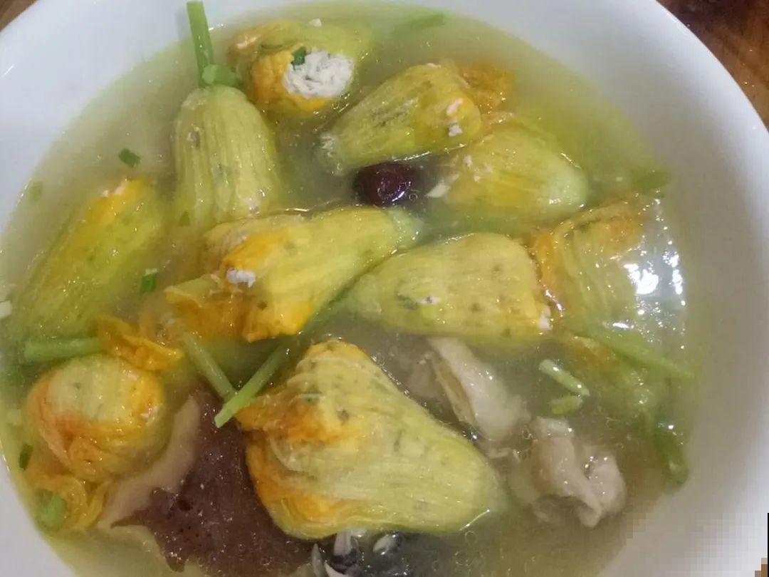 香飘飘的花,吃一口满嘴花香,再不吃就没了 香飘飘的花,吃一口满嘴花香,再不吃就没了