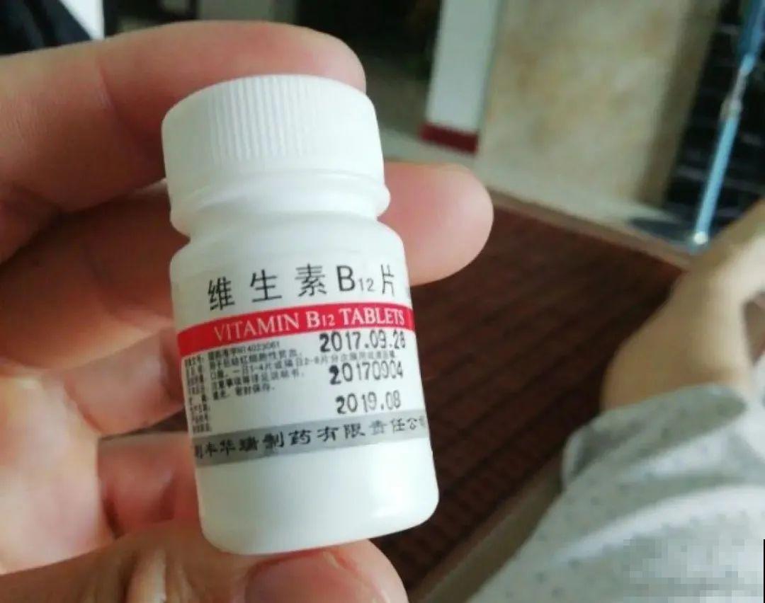 给花浇水掺点白醋，植物根比萝卜还粗，健壮不黄叶