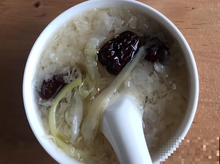 春日里喝些“滋润汤”,降火又滋润,养人养身心 春日里喝些“滋润汤”,降火又滋润,养人养身心