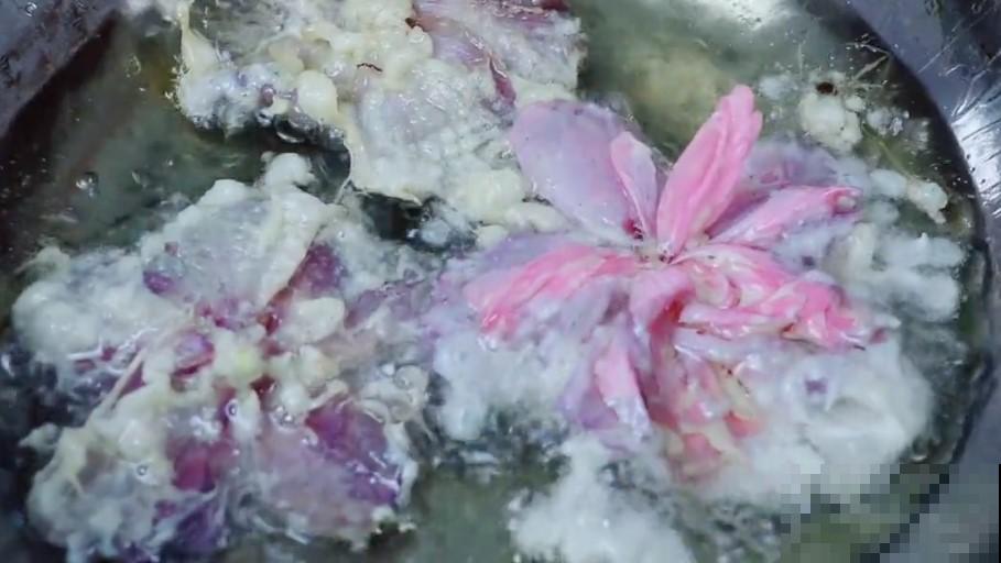 家门口的木槿花，裹上面炸一炸，外酥里嫩香喷喷