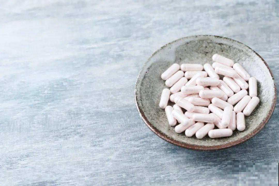 给花喂点小药片,植物开花多,越长越壮 给花喂点小药片,植物开花多,越长越壮