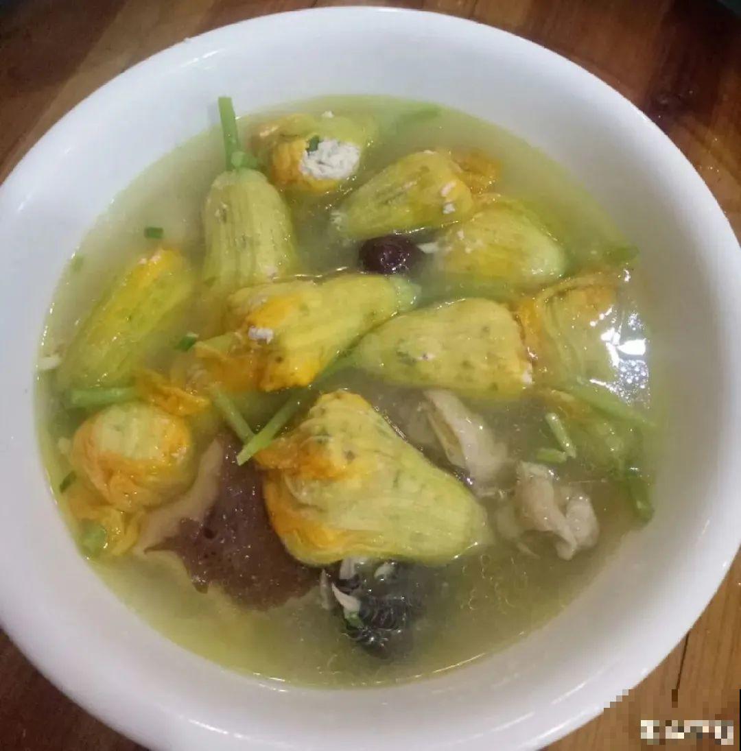 家门口的木槿花，裹上面炸一炸，外酥里嫩香喷喷