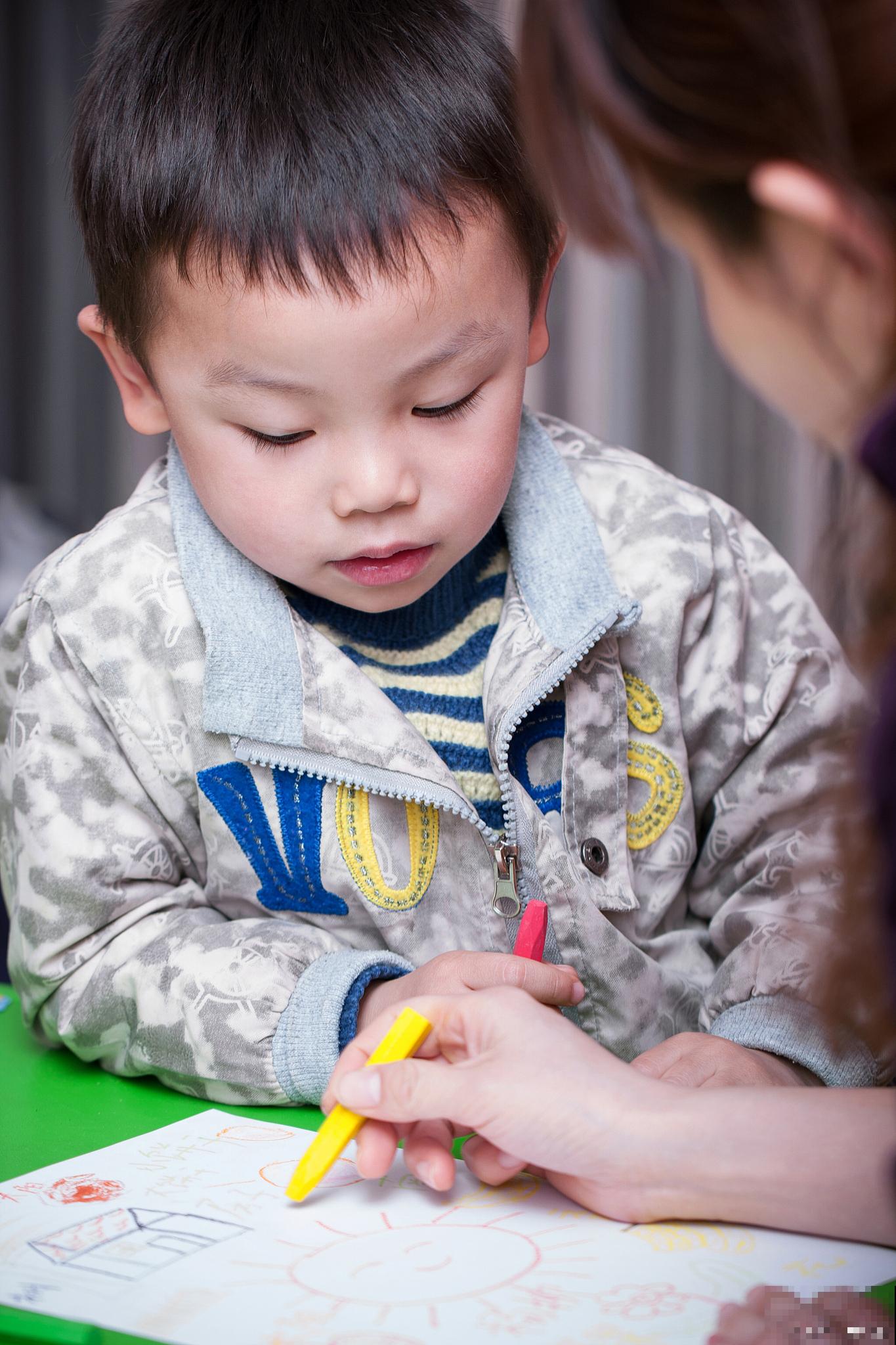 开学季，聪明的家长都注意这4点，帮助孩子走出开学焦虑