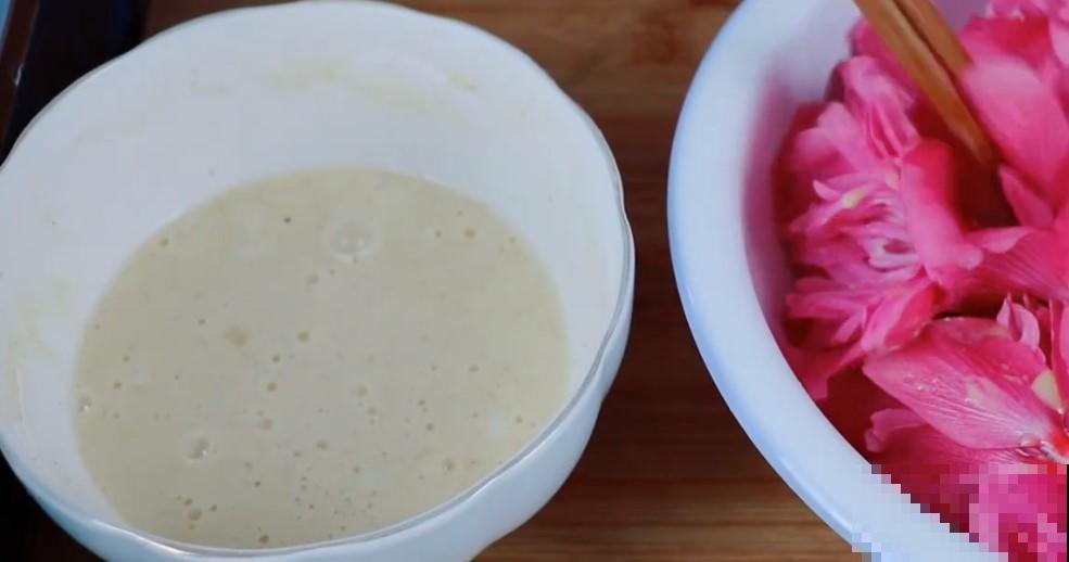 家门口的木槿花，裹上面炸一炸，外酥里嫩香喷喷