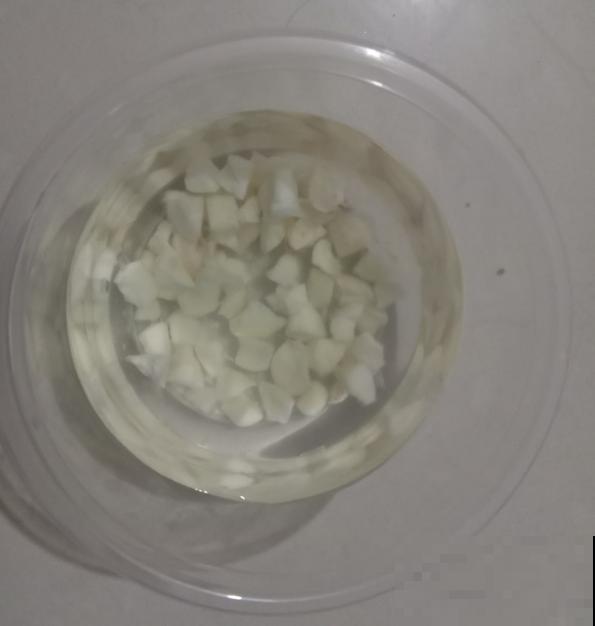 大蒜的7个妙用，一蒜在手，居家不愁