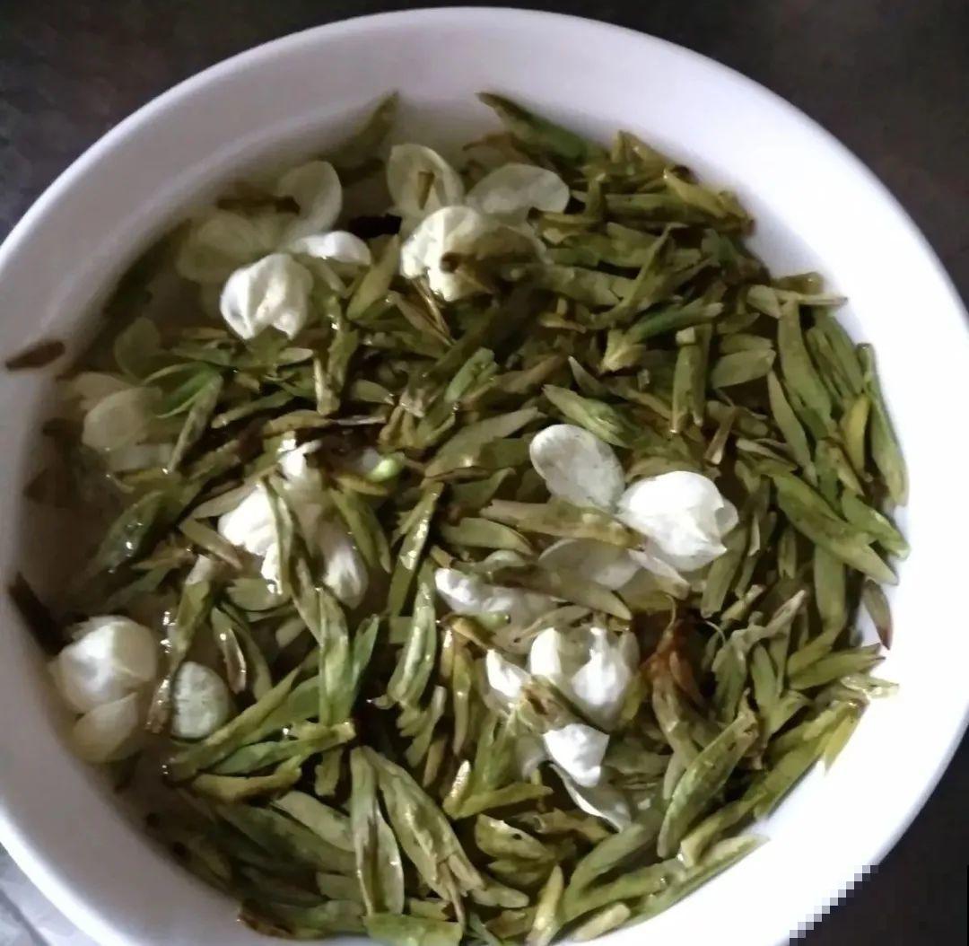 家门口的木槿花，裹上面炸一炸，外酥里嫩香喷喷