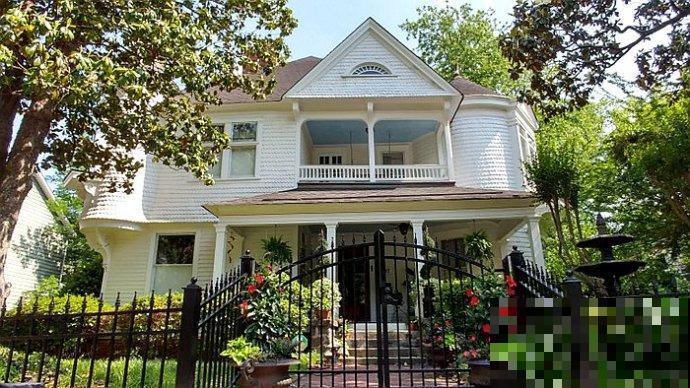 邻居大爷花一辈子积蓄,跑郊区买了个别墅,一年以后说啥也不住了 邻居大爷花一辈子积蓄,跑郊区买了个别墅,一年以后说啥也不住了