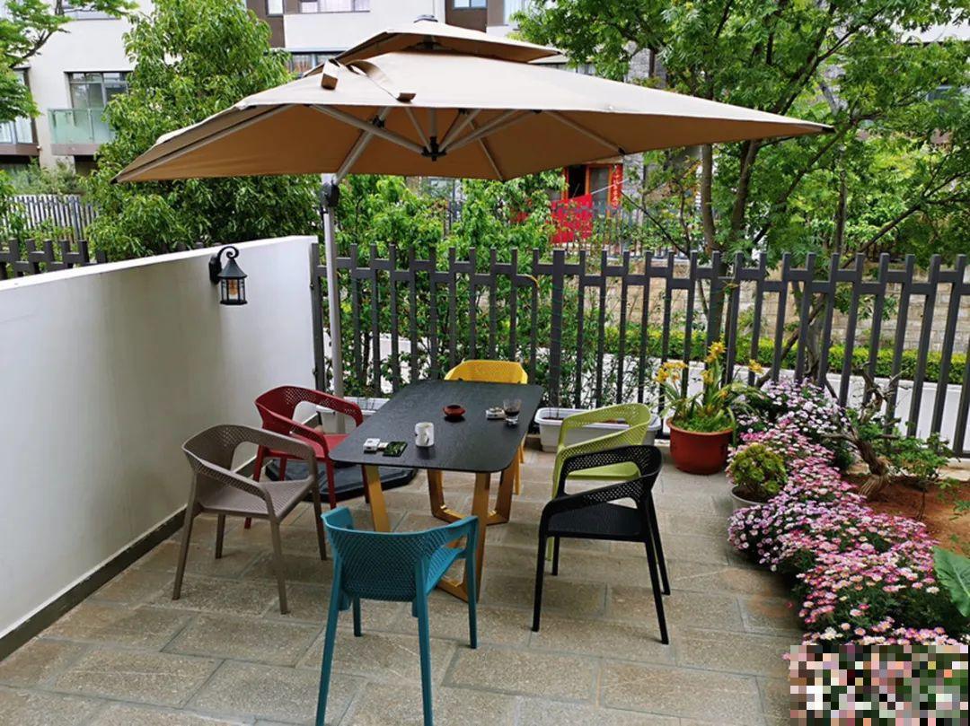 带着父母回农村，把老院子种满花，过简单生活