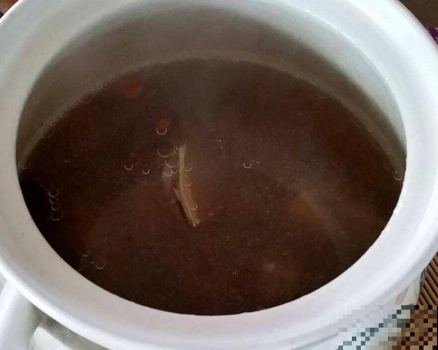 冬天来碗养生汤，驱寒暖胃又健康，冬日养生必备